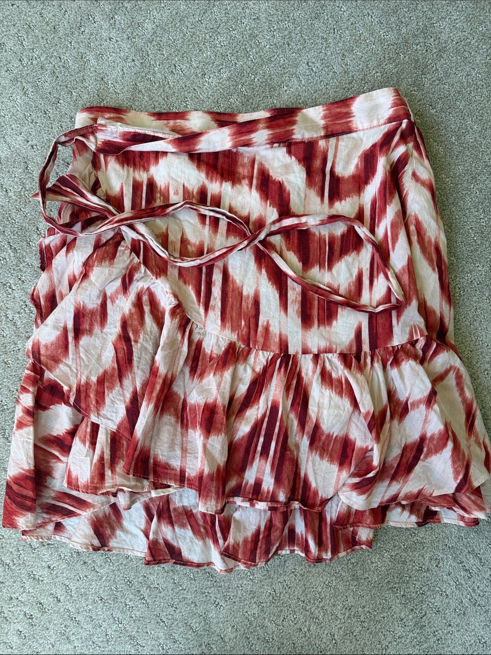 Banana Republic Red and Cream Tiered Tie-Dye Mini Skirt
